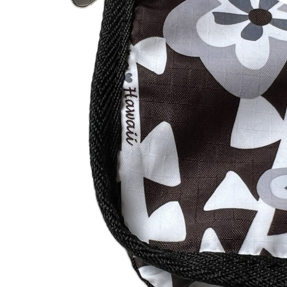 leSportsac Cosmetic Bag Hawaii Zippered Pouch Floral Black White Gray - Picture 12 of 17